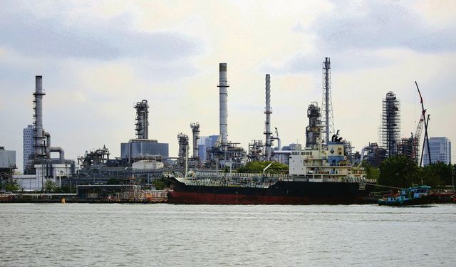 Enerji hattında alarm: Petrol devleri Hürmüz'den çekiliyor