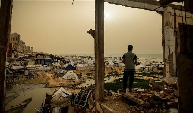 Toz fırtınası Gazze'li sığınmacıların dramını artırıyor