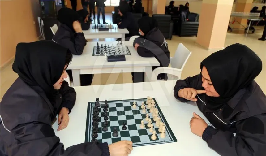 Afganistan İslam Emirliği'nde turnuvalarla satranca ilgi artırılmaya çalışılıyor