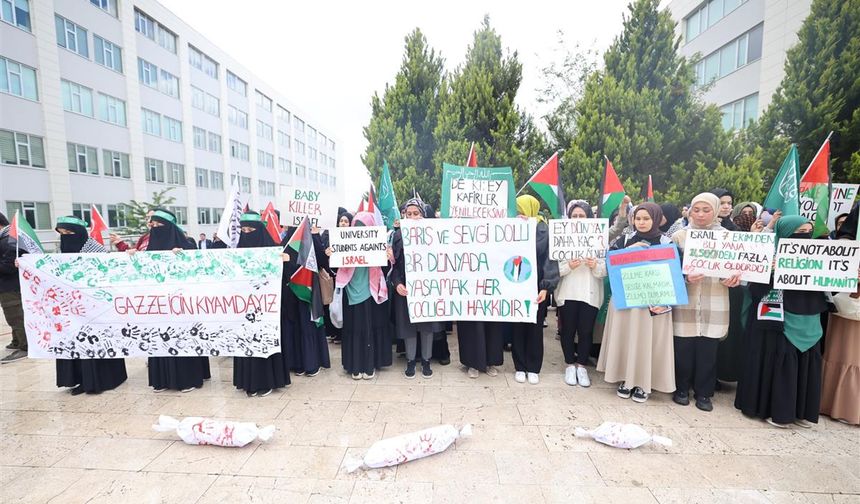 GİBTÜ öğrencileri, Gazze'ye destek için nöbet tuttu