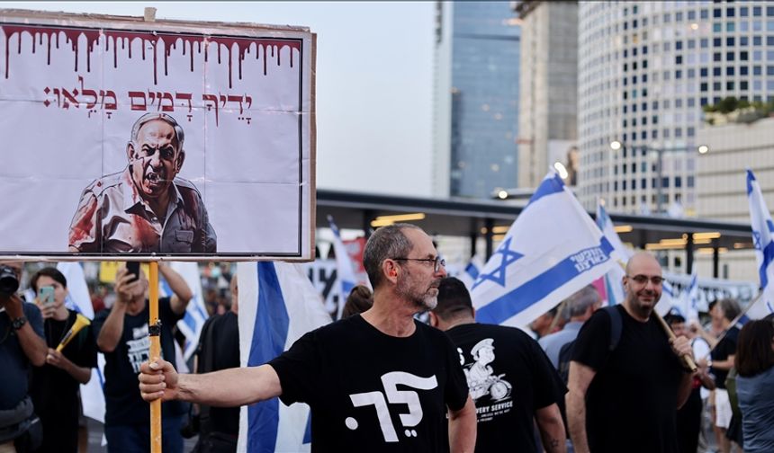 İsrailli esirlerin aileleri "esirleri ölüme terk eden" Netanyahu'nun görevden alınmasını istiyor