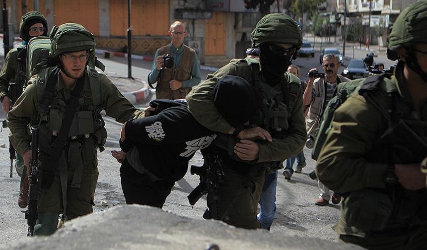İsrail, Batı Şeria'da 13 Filistinliyi gözaltına aldı