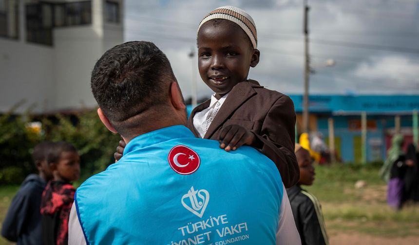 TDV "Unutursan Yetim Kalır" projesi kapsamında yetimlere destek oluyor