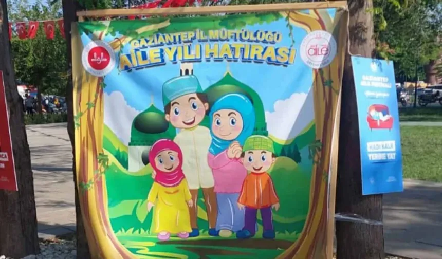 Gaziantep İl Müftülüğü’nün afişi tartışma yarattı: Halk TV’de tepkiyle karşılandı