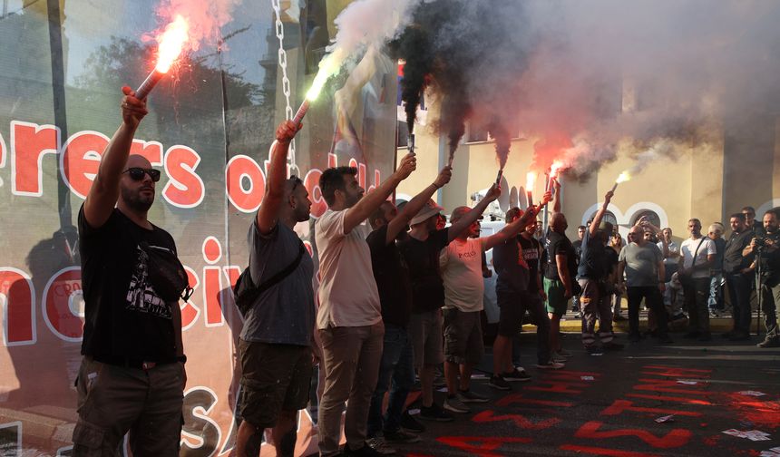 Yunanistan'da İsraillileri taşıyan gemi protesto edildi