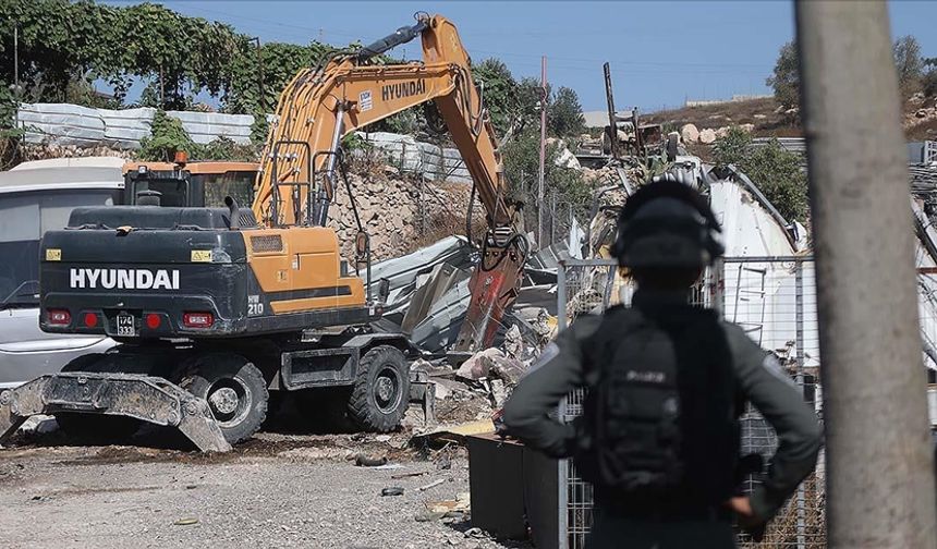 İsrail Batı Şeria'daki sebze halinde 30 dükkanı yıktı