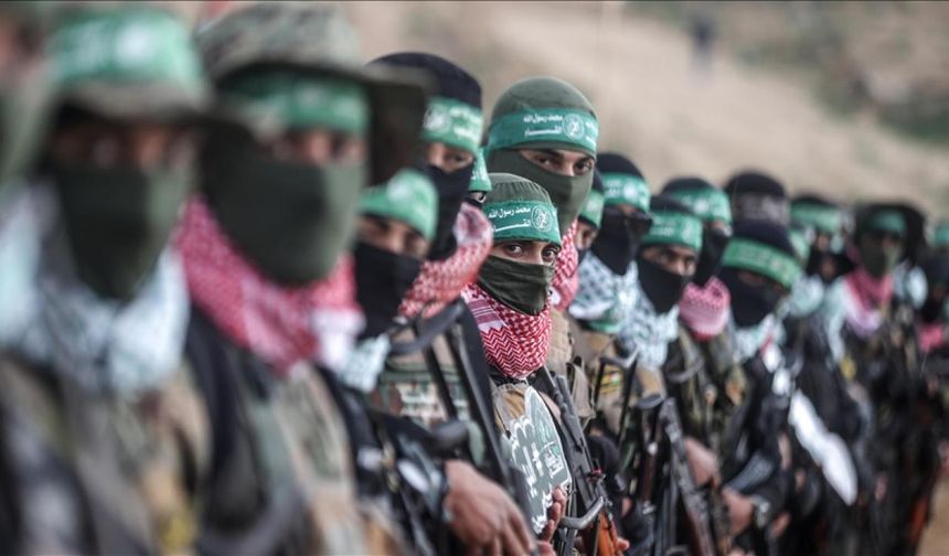 Kassam, İsrail’in dağıttığı silah ve paraları ele geçirdi