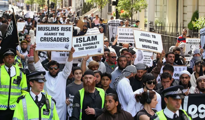 İngiltere'de milyonlarca Müslüman risk altında