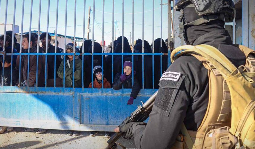 PKK'nın şantajı bitti: DEAŞ'lılar Irak'a paketlendi