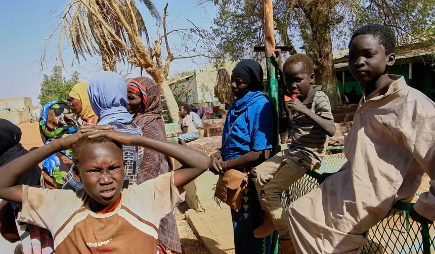 El Faşir'den kaçış: Kamplarda açlık ve hastalıkla yeni bir savaş