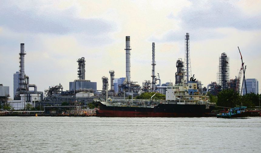 Enerji hattında alarm: Petrol devleri Hürmüz'den çekiliyor