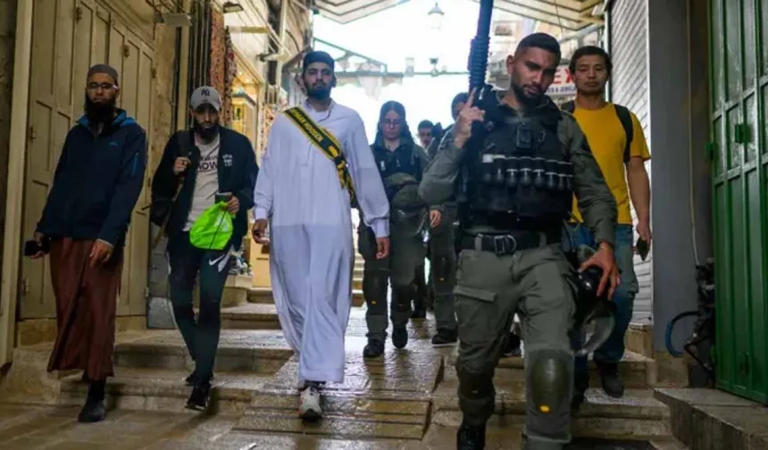 Filistinli ziyaretçilere dijital takip ve yaş sınırı engeli