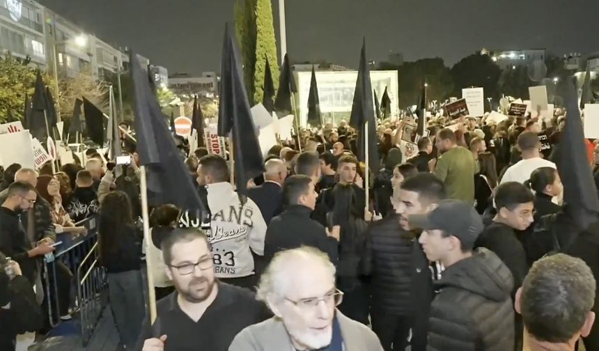 Kara sancaklı yürüyüş: Filistinli vatandaşlar güvenlik ve adalet istiyor