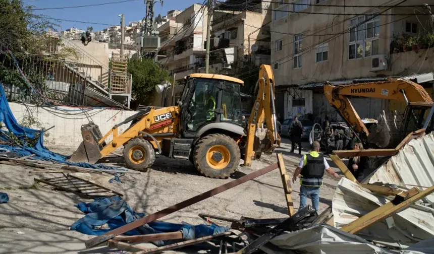 Kudüs'te yıkım, Halil'de yerleşimci ablukası tırmanıyor