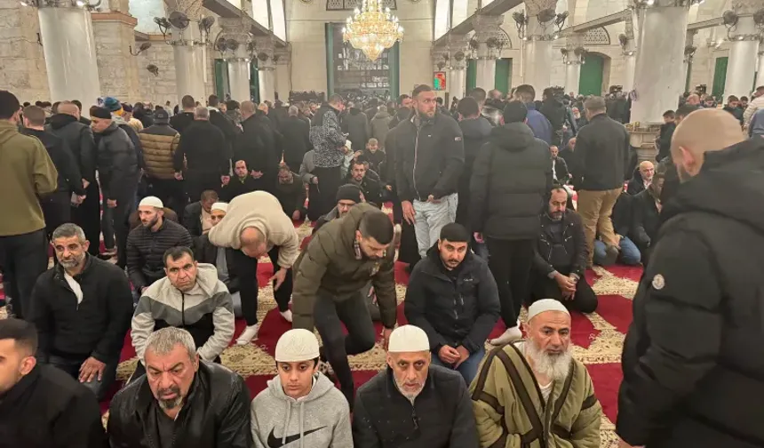 Mescid-i Aksa'da ibadet engeli: Caydırıcılık mı, dini savaş mı?