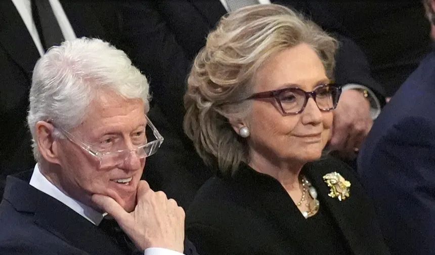 Sapkınlık batağı Clintonları da yuttu: Hesap verecekler