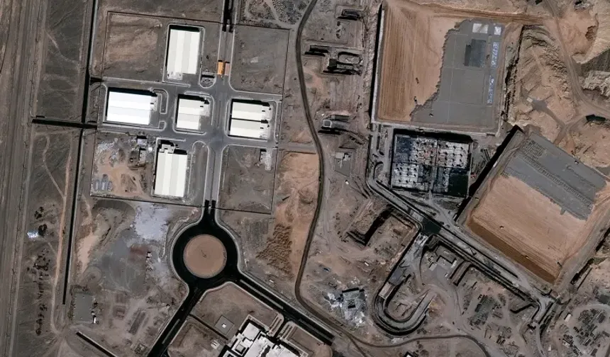 Uydu görüntüleri Natanz'daki yıkımı ortaya koydu